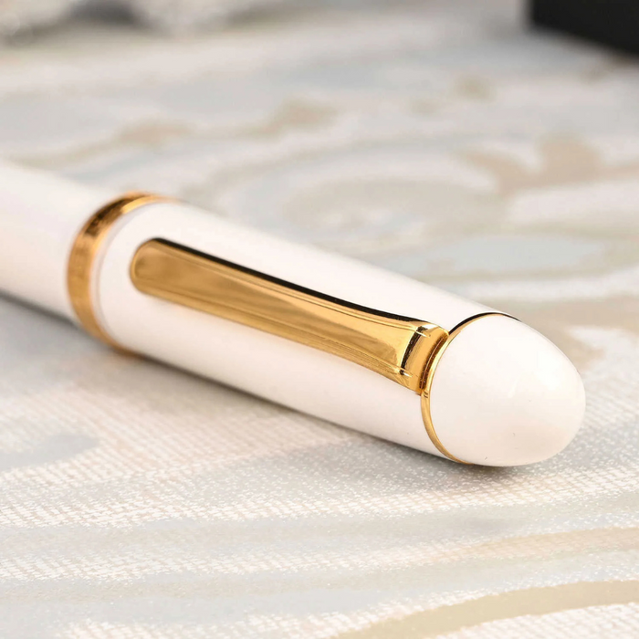 Platinum 3776 White Century Fountain Pen